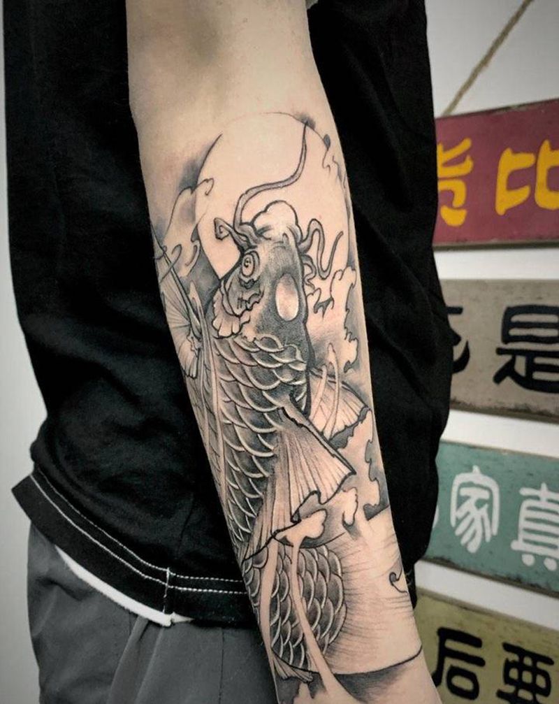 传统鲤鱼纹身图片_手臂新传统纹身图案