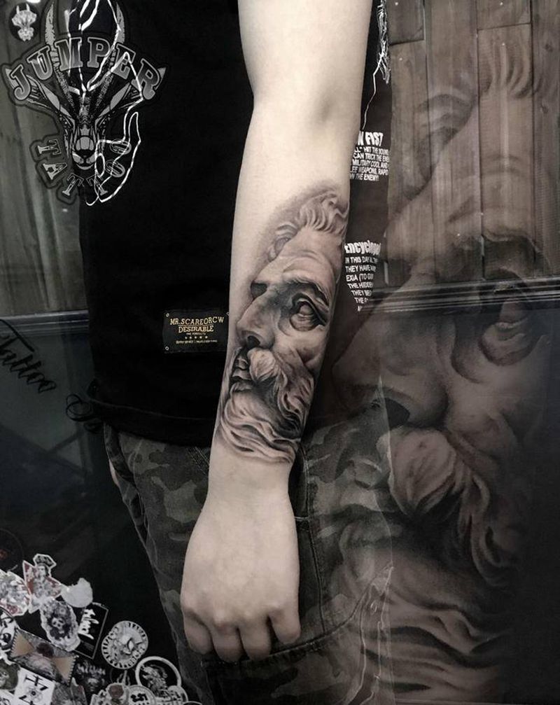 波塞冬纹身图片_手臂手部石膏像纹身图案