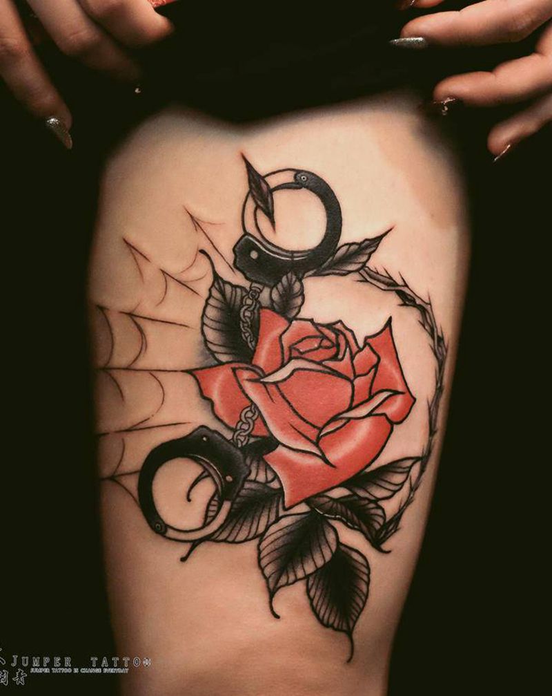 手铐&玫瑰&荆棘&蜘蛛网纹身图片_腿部New SchoolOld School纹身图案