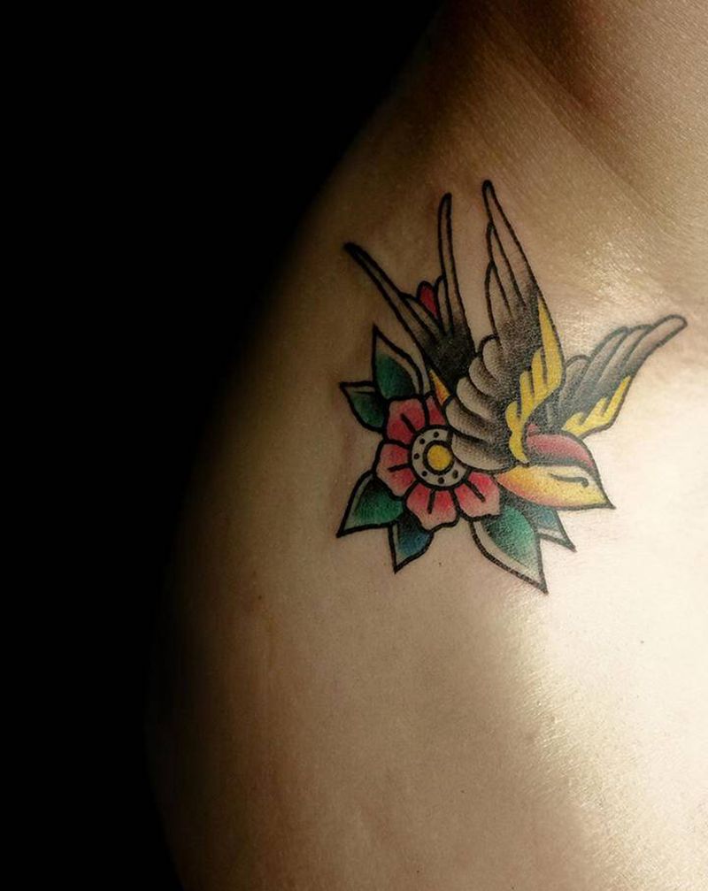 燕子纹身图片_Old School燕子纹身图案