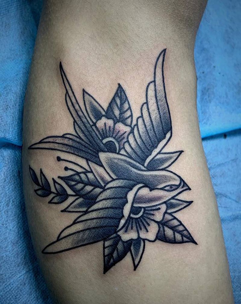 school 燕子纹身图片_腿部Old School纹身图案