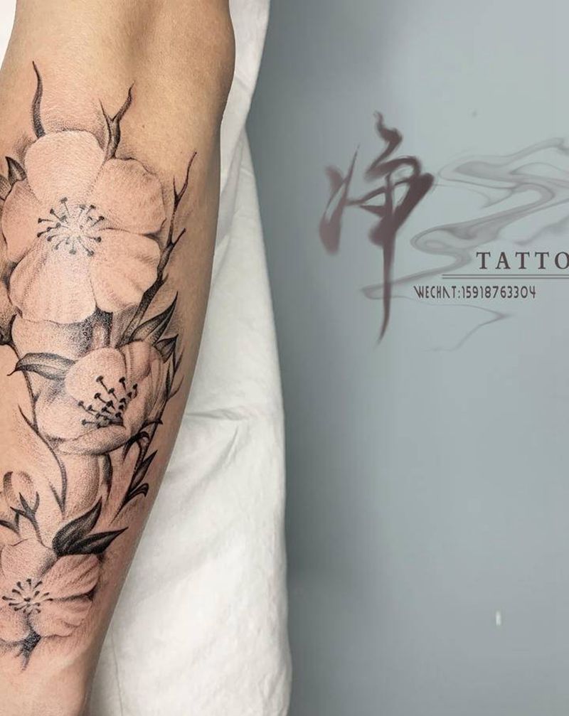 樱花纹身图片_手部老传统纹身图案