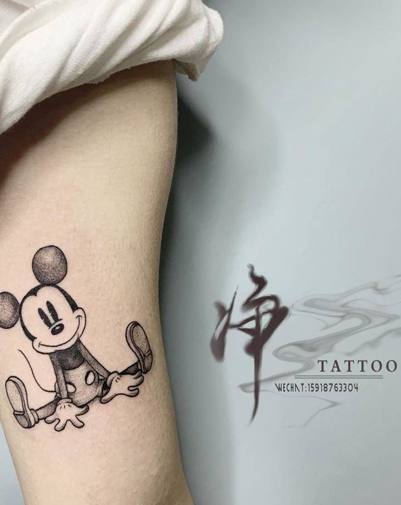 米奇老鼠纹身图片_手臂点刺卡通米奇纹身图案