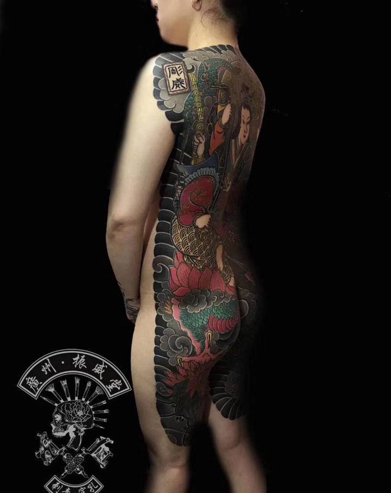 骑龙观音纹身图片_背部老传统观音纹身图案