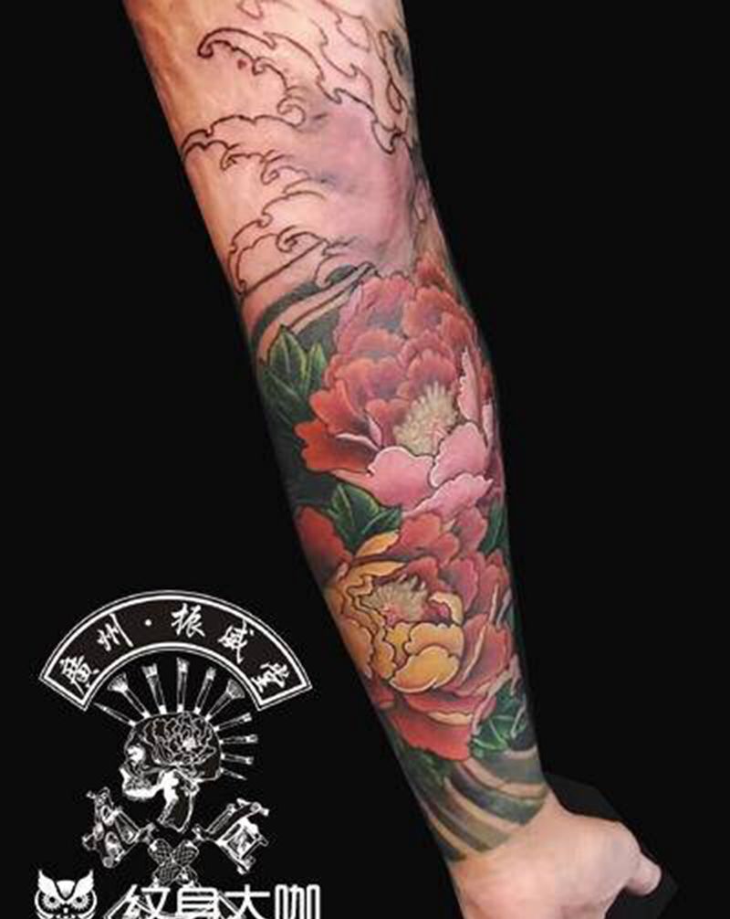 牡丹纹身图片_手部新传统牡丹花纹身图案