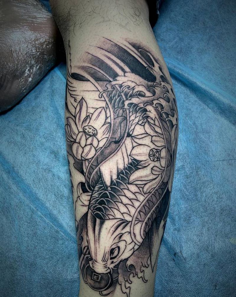 传统鲤鱼彩色 未完成纹身图片_腿部老传统纹身图案