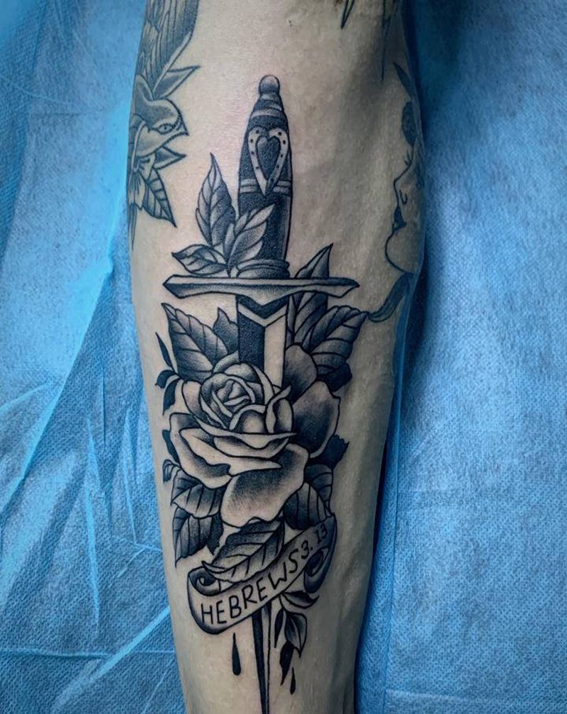 school 玫瑰 匕首纹身图片_腿部Old School纹身图案