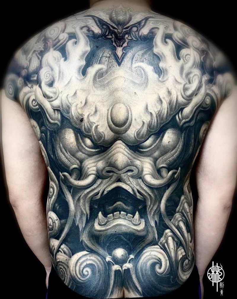 【神龙壁1】纹身图片_背部肩部欧美写实石雕纹身图案
