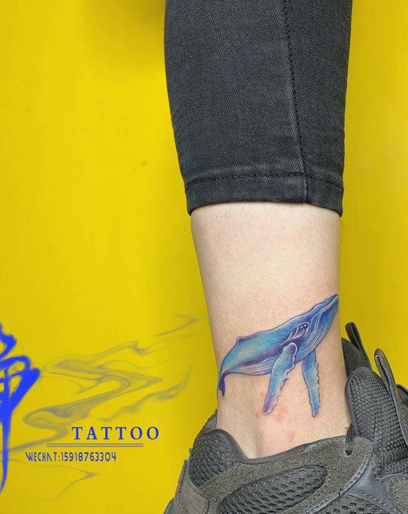 蓝鲸纹身图片_脚部水彩新传统鲸鱼纹身图案