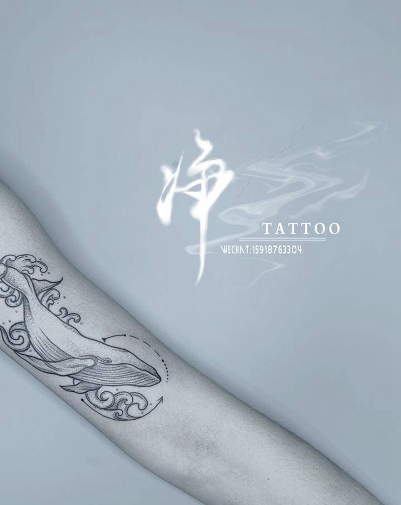 鲸鱼纹身图片_手部手臂几何点刺鲸鱼纹身图案