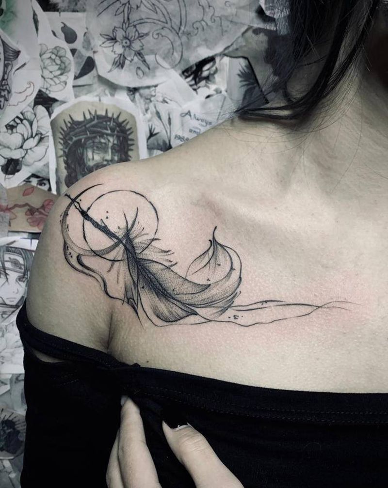 羽毛纹身图片_肩部胸部点刺水墨纹身图案