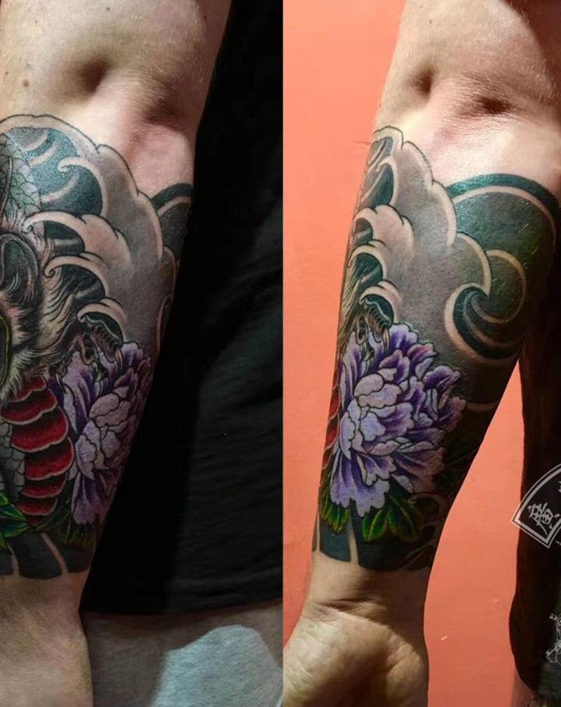 （龙与花）纹身图片_手部新传统龙花传统纹身图案