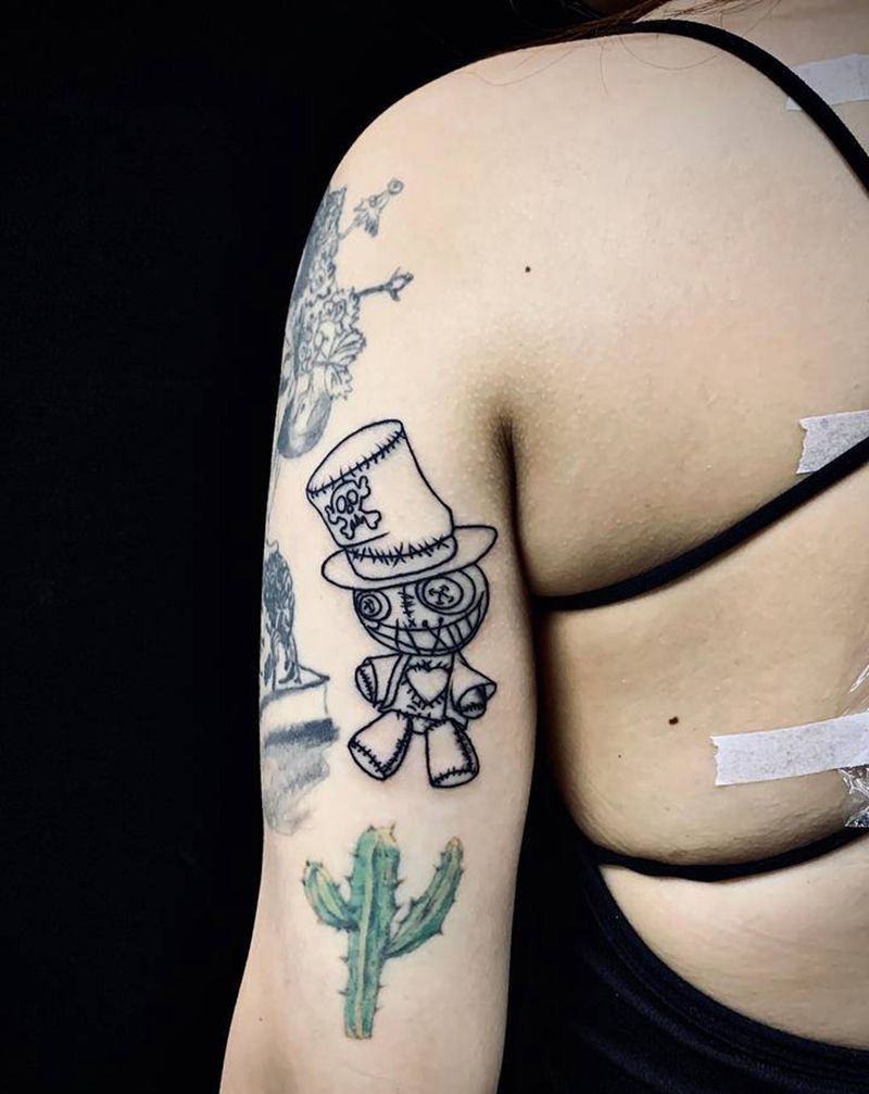 小人偶纹身图片_手臂点刺几何纹身图案