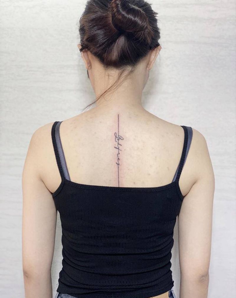 小清新纹身图片_背部小清新纹身图案