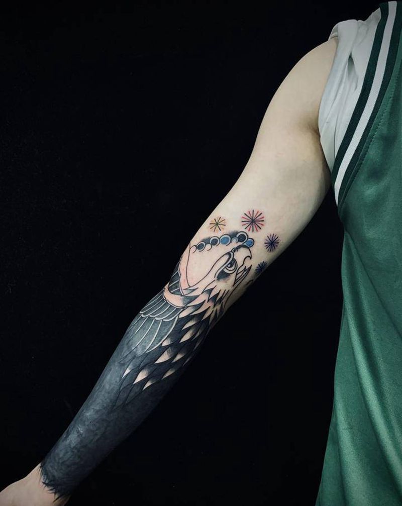 黑臂接school纹身图片_手臂Old School纹身图案