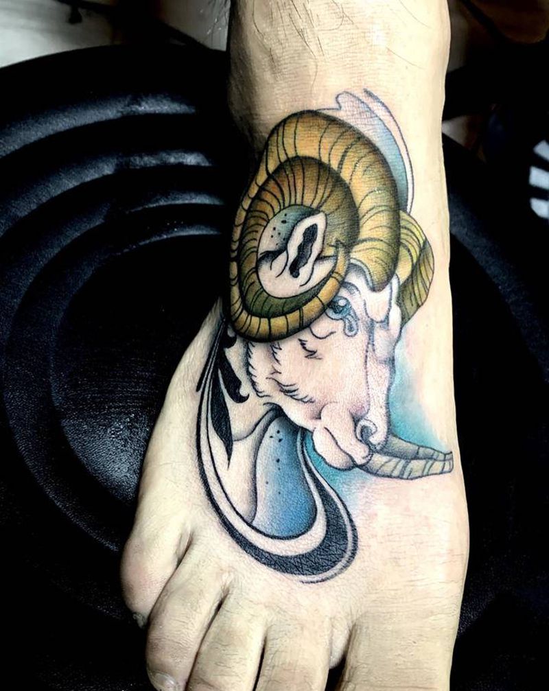 羊头newschool纹身图片_脚部New School纹身图案