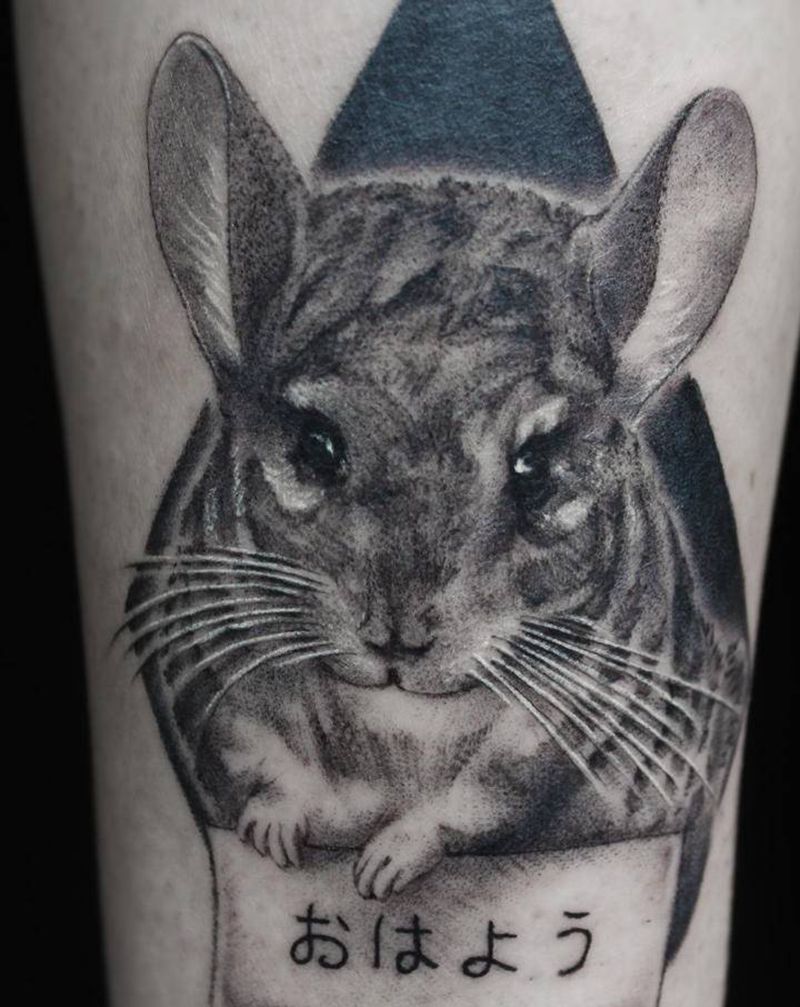 龙猫纹身图片_脚部欧美写实龙猫纹身图案