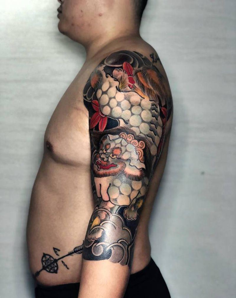 唐狮七分袖纹身图片_手臂手部老传统纹身图案