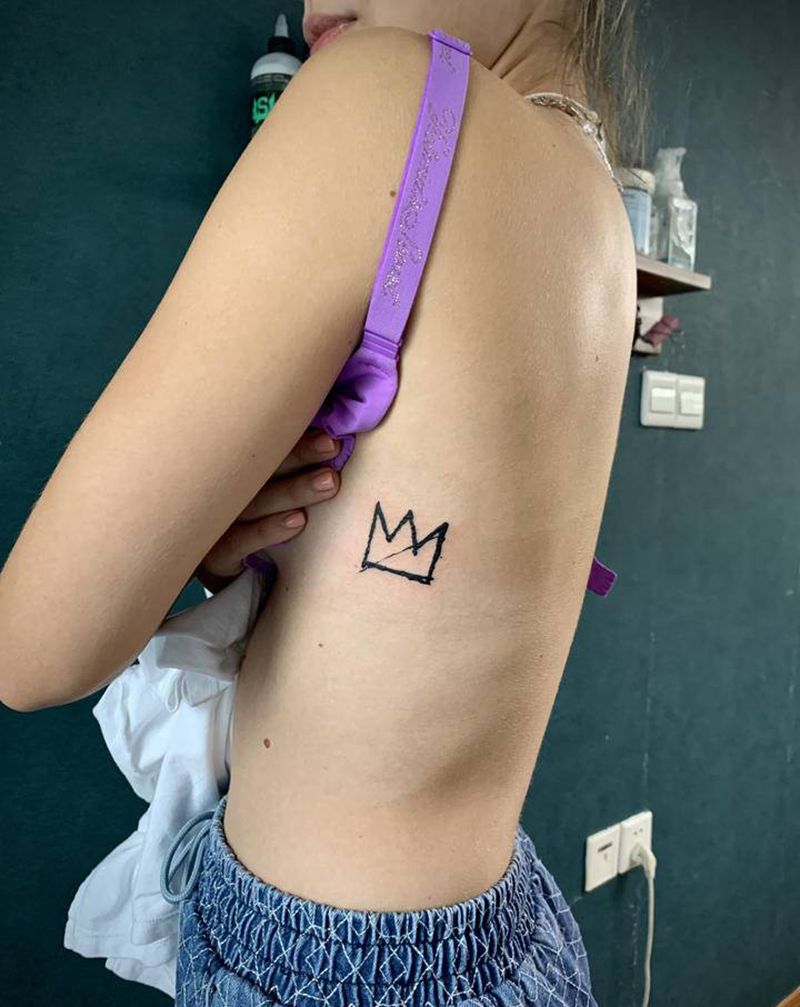 皇冠纹身图片_腰部图腾几何纹身图案