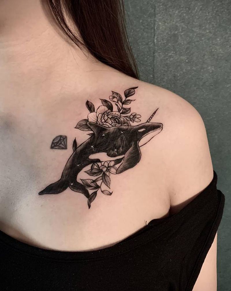 遮盖英文纹身图片_胸部水墨点刺纹身图案