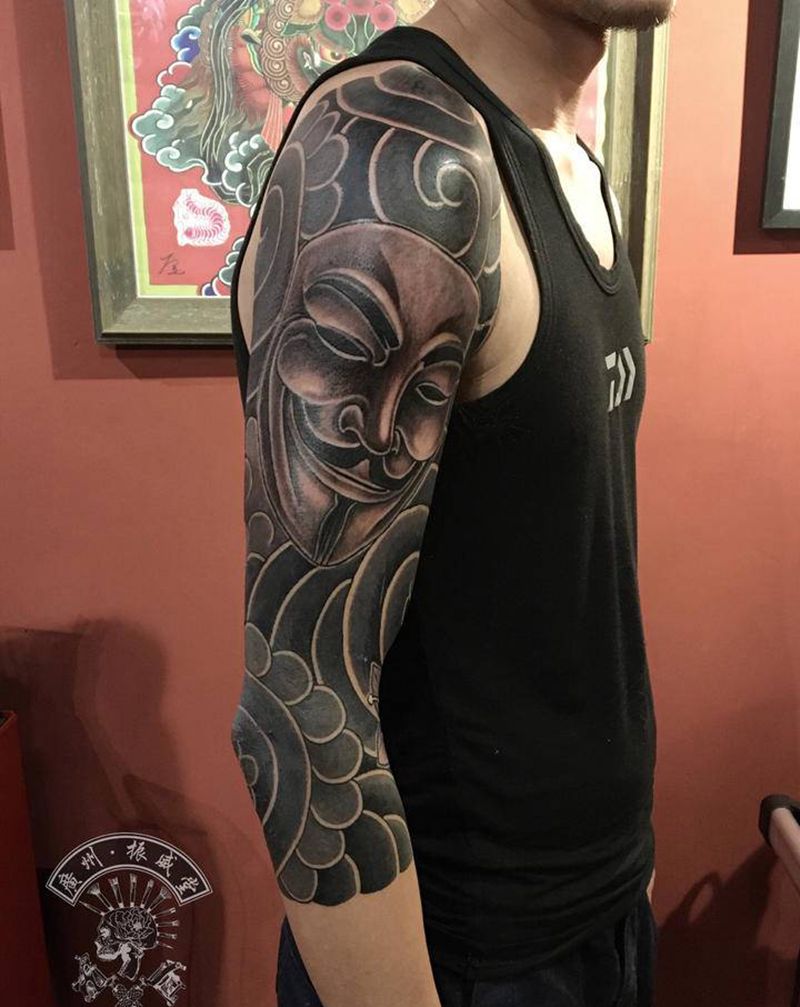 V字仇杀队七分臂纹身图片_手臂老传统纹身图案