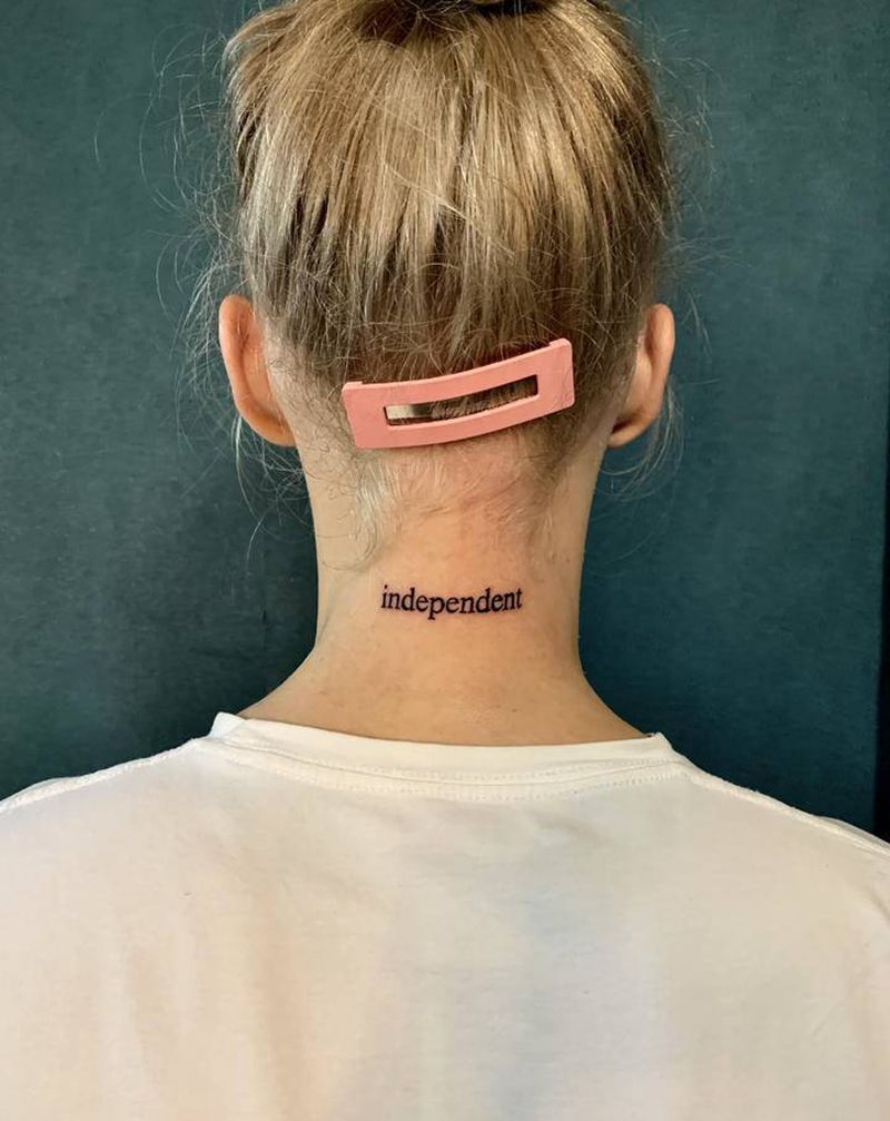 英文小图纹身图片_颈部纹身图案