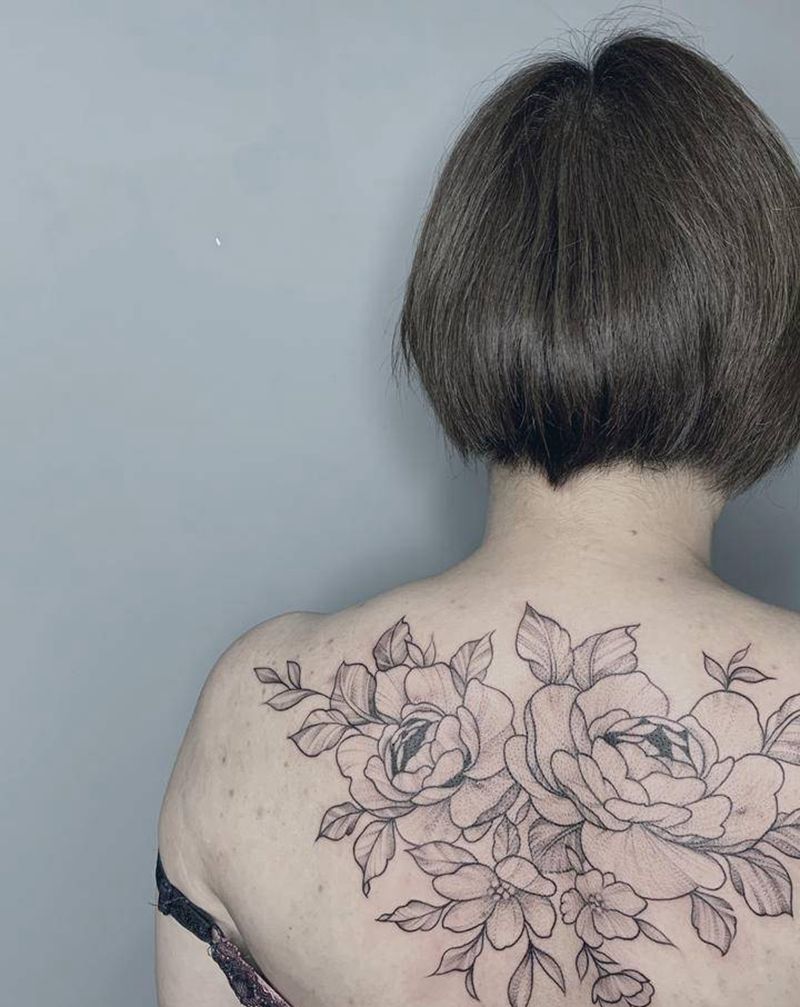 素花纹身纹身图片_背部素花纹身图案