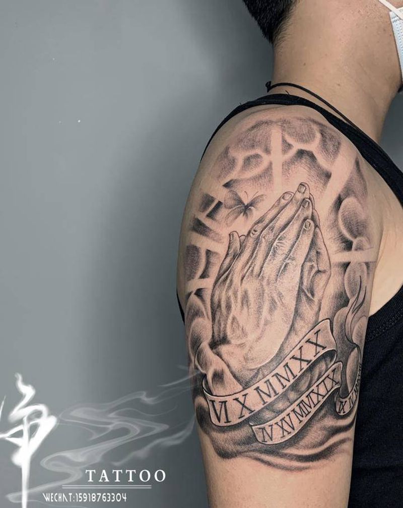 祈祷之手纹身图片_手臂手部欧美写实祈祷之手纹身图案