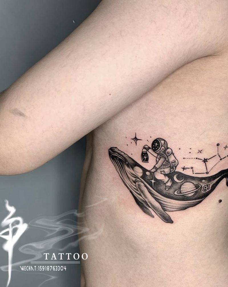 鲸鱼宇航员纹身图片_腹部腰部点刺几何宇航员鲸鱼纹身图案