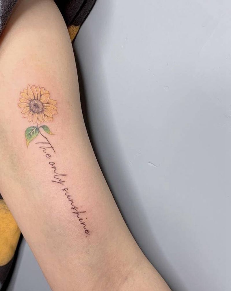 向日葵纹身图片_手臂手部水彩花体字向日葵英文纹身图案