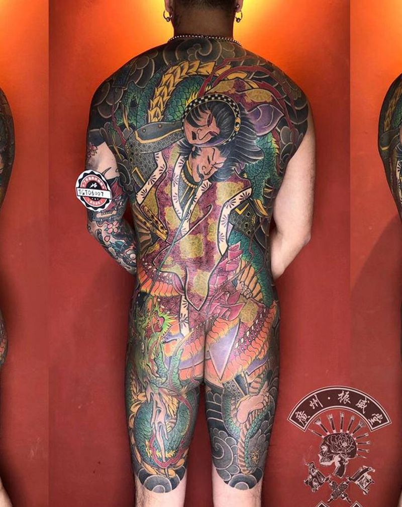 龙王太郎纹身图片_背部老传统纹身图案
