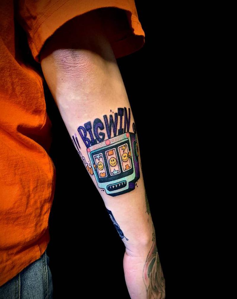 老虎机纹身图片_手臂Old SchoolNew School纹身图案