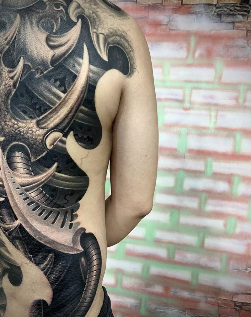 生化机械纹身图片_背部肩部欧美写实生化机械纹身图案