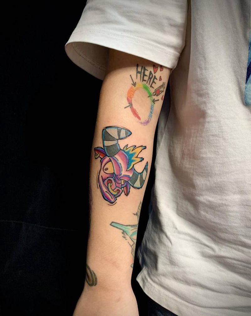 牛纹身图片_手部Old SchoolNew School纹身图案