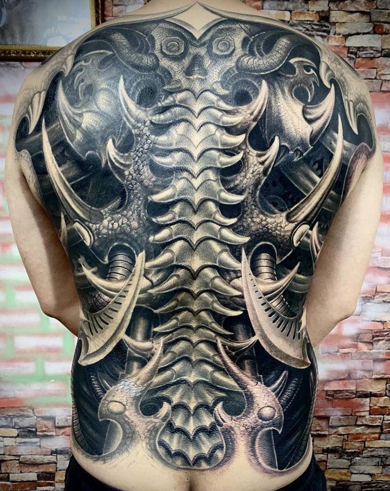 【生化机械】遮盖作品纹身图片_肩部背部欧美写实生化机械纹身图案