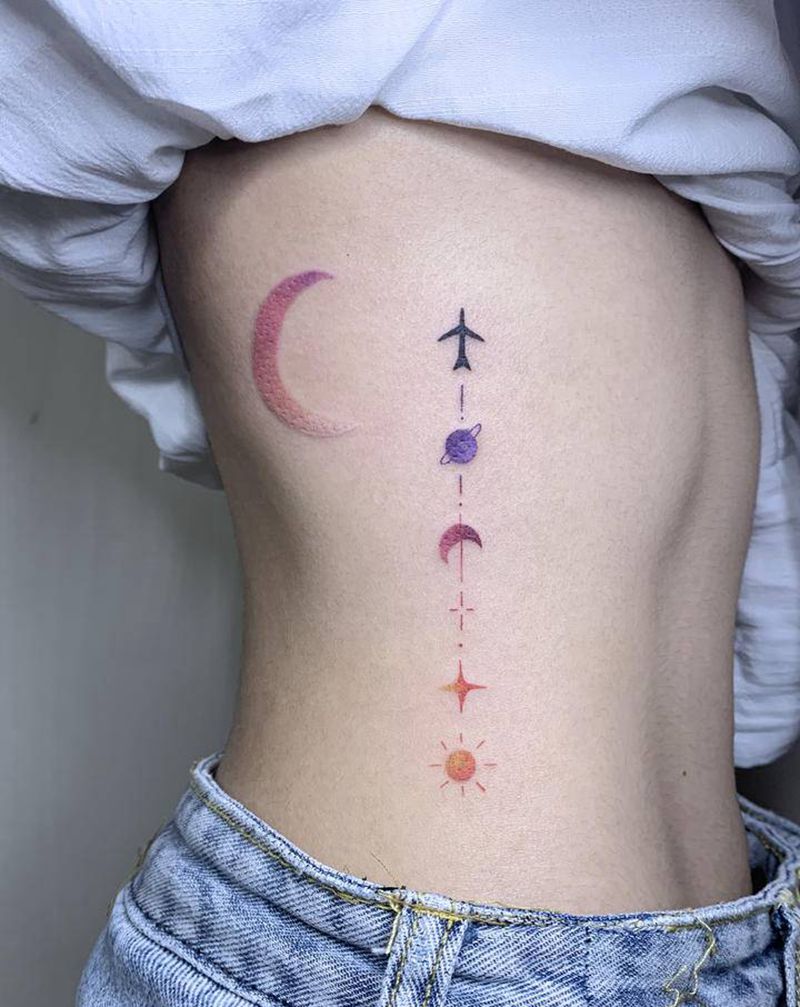 【星空】纹身图片_腰部水彩星球星空月亮纹身图案