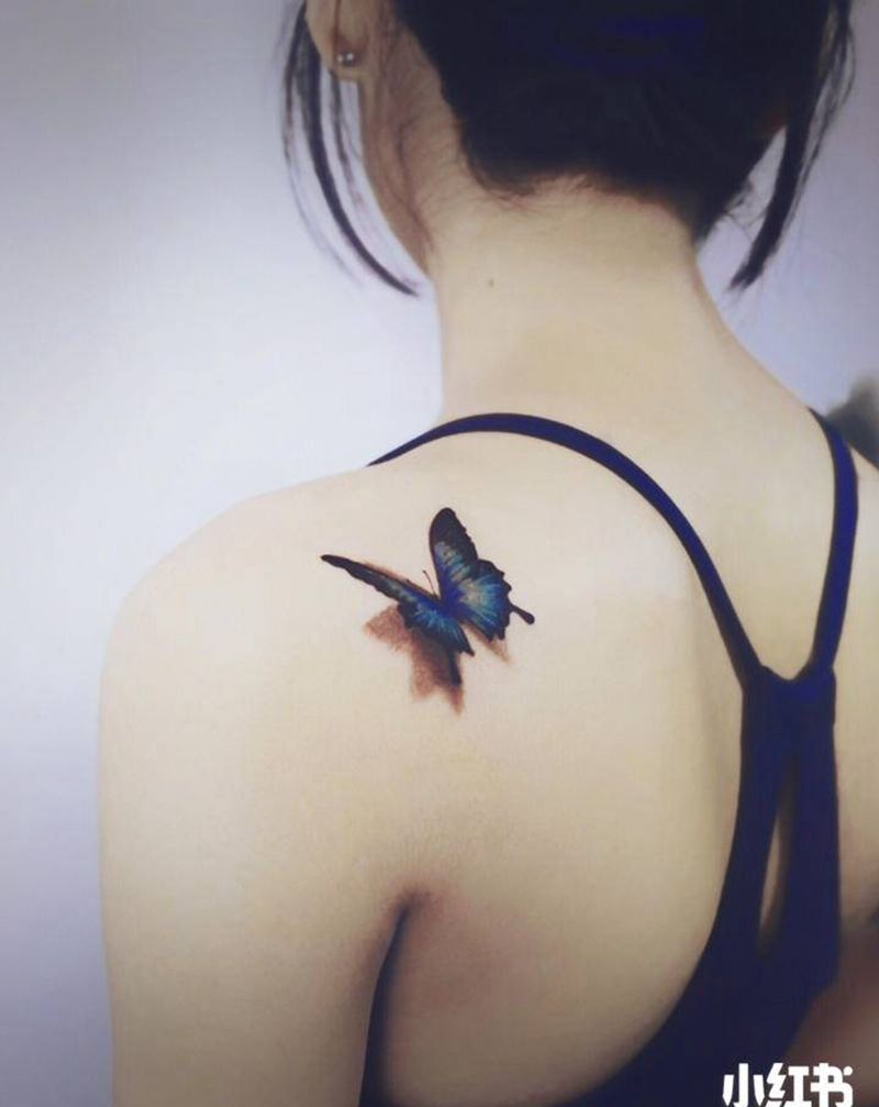 3D蝴蝶纹身图片_肩部欧美写实蝴蝶3D纹身图案