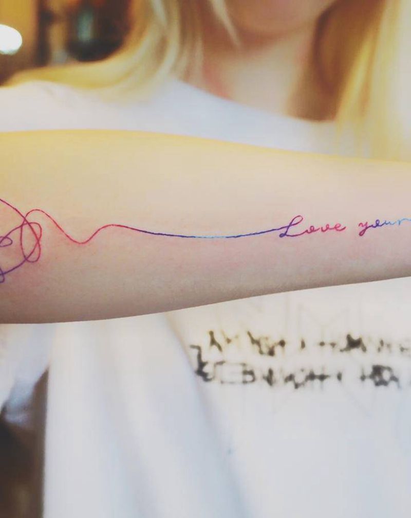 霓虹幻彩文字纹身图片_手臂水彩文字霓虹幻彩纹身图案