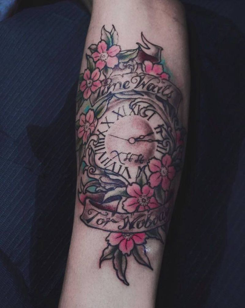 时钟old school纹身图片_手臂Old School时钟桃花樱花纹身图案