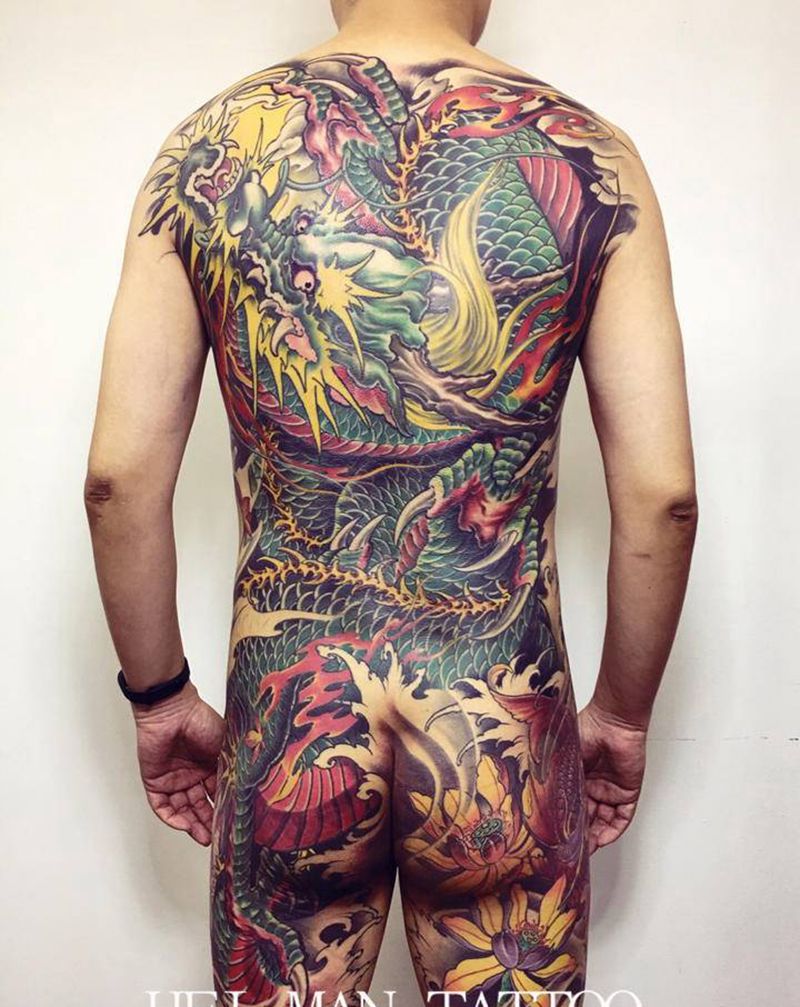 满背纹身图片_背部纹身图案