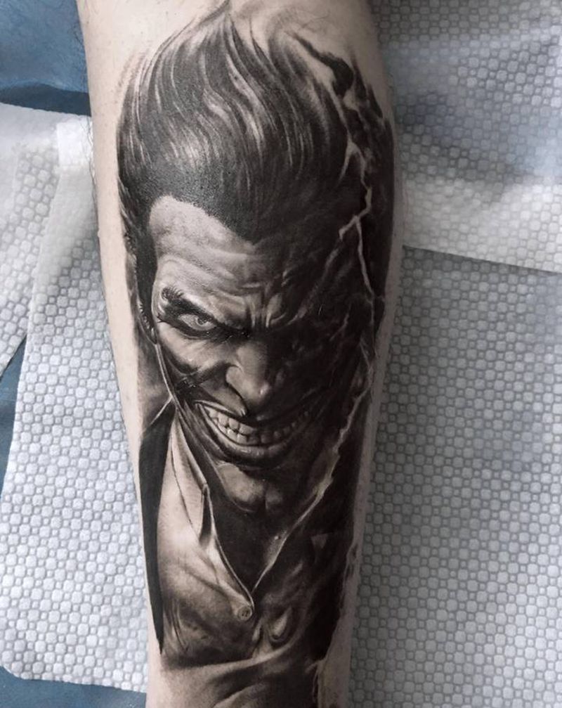 小丑纹身图片_腿部纹身图案