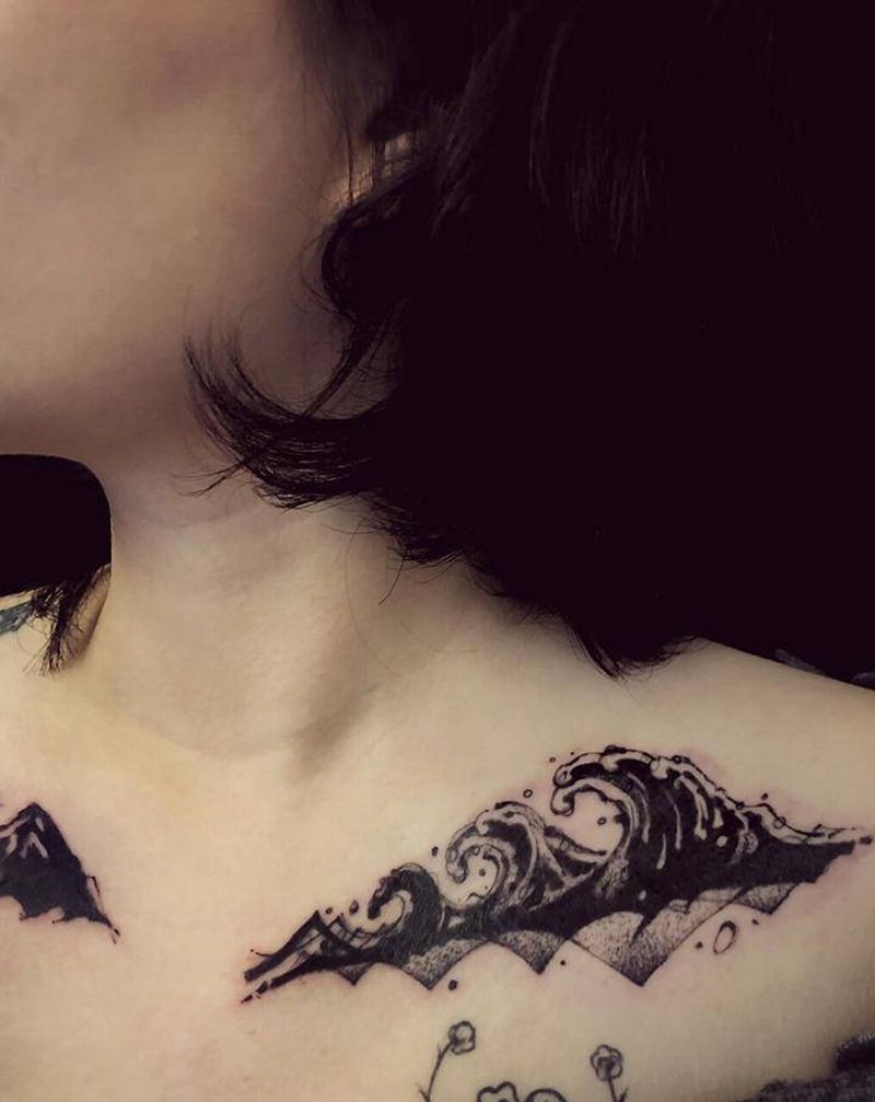 山与海✨纹身图片_肩部胸部点刺图腾山海抽象纹身图案