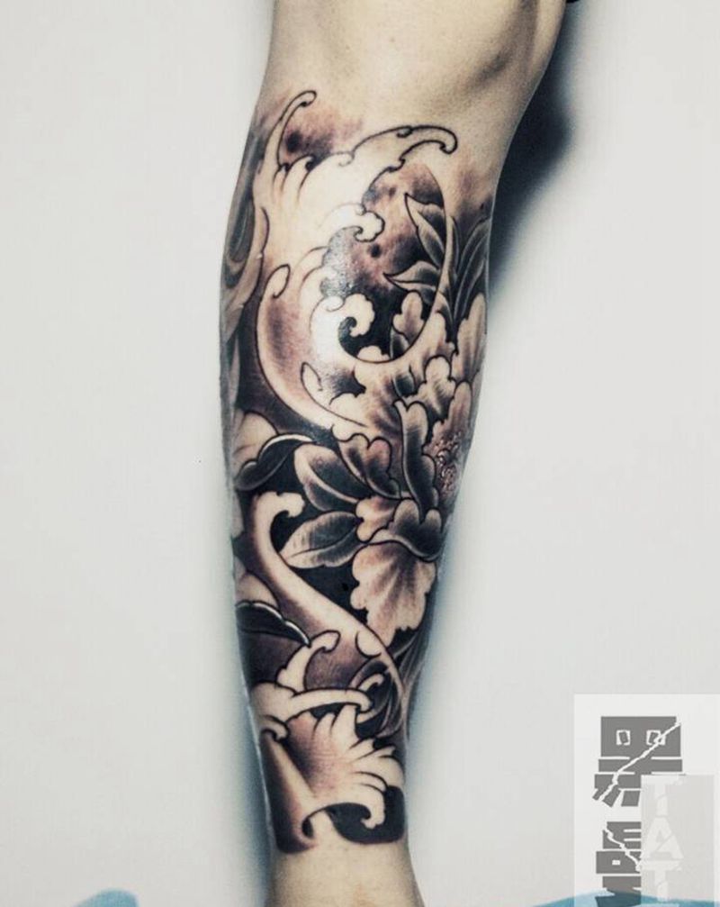 荷花纹身图片_腿部纹身图案