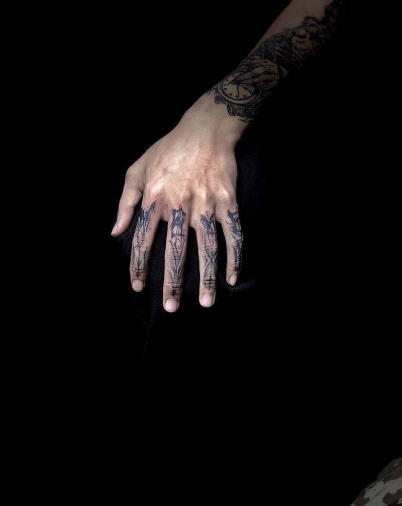 遮盖手指纹身纹身图片_点刺纹身图案