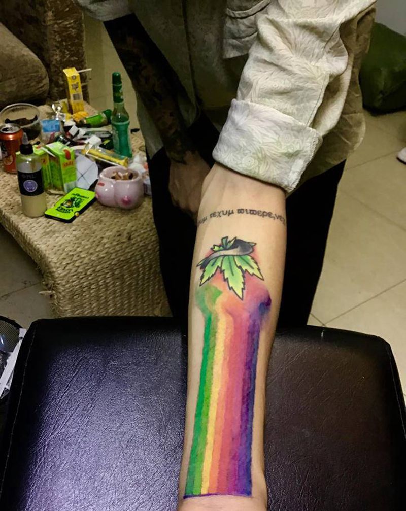 右边的彩虹画好了纹身图片_New School纹身图案