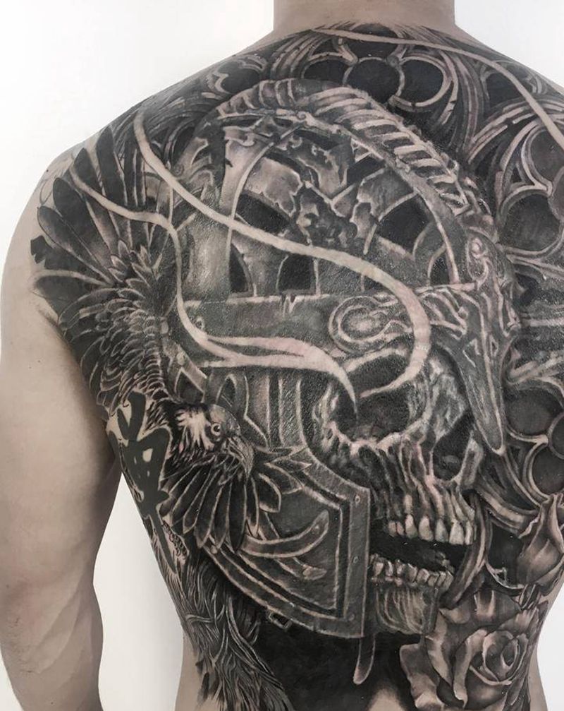 满背骷髅遮盖麒麟纹身图片_背部欧美写实骷髅麒麟遮盖纹身图案