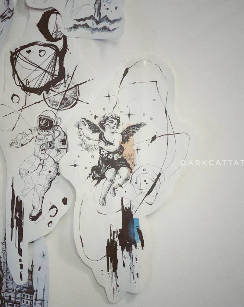 戴花圈的小天使