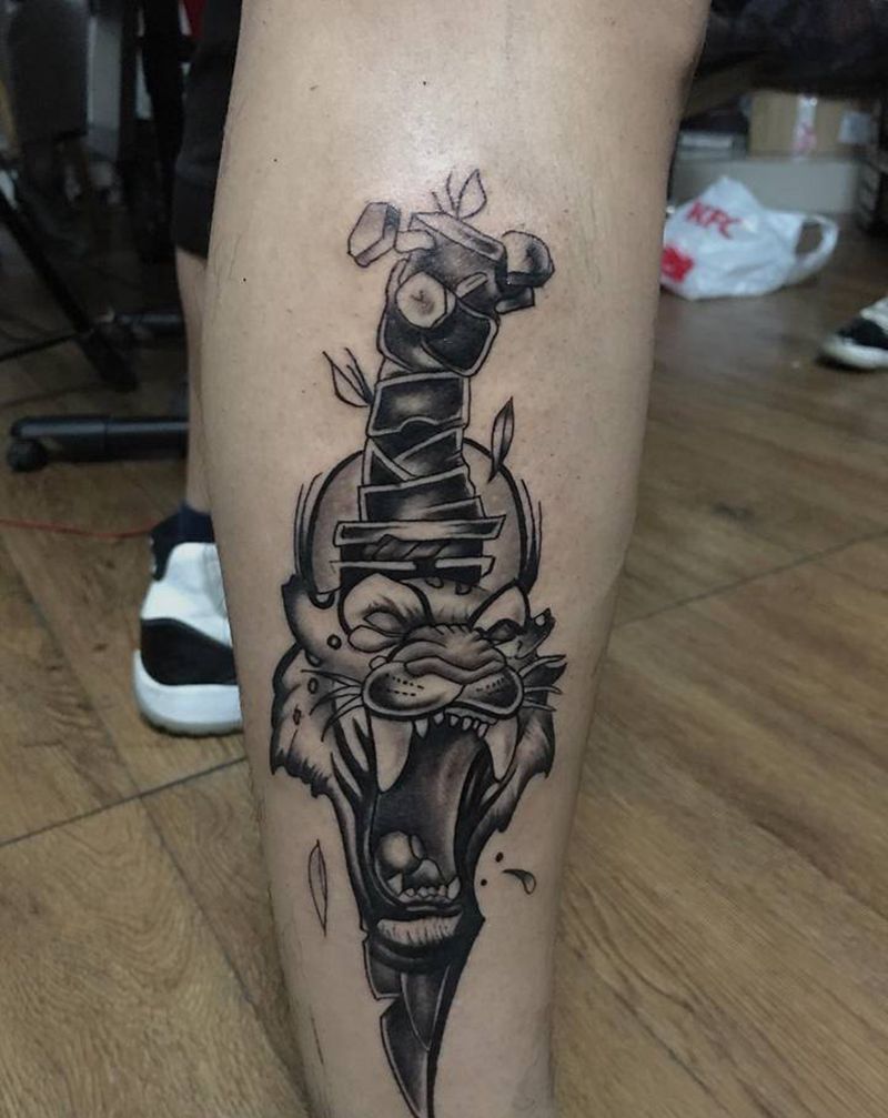 老虎纹身图片_腿部纹身图案