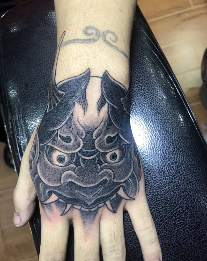 手背般若纹身图片_手臂手部老传统新传统纹身图案