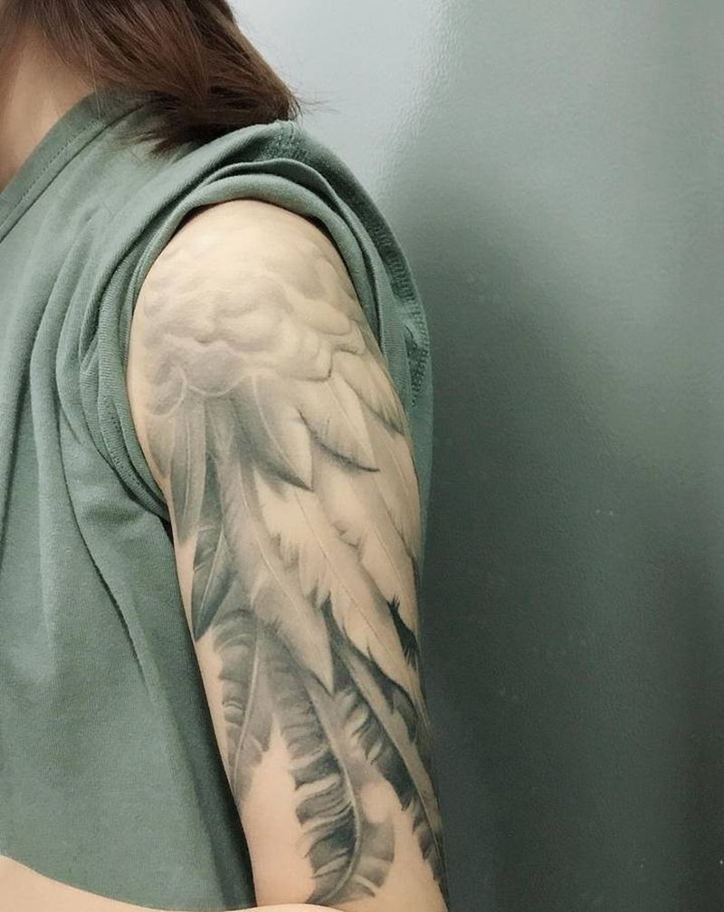 翅膀纹身图片_手臂欧美写实翅膀写实纹身图案